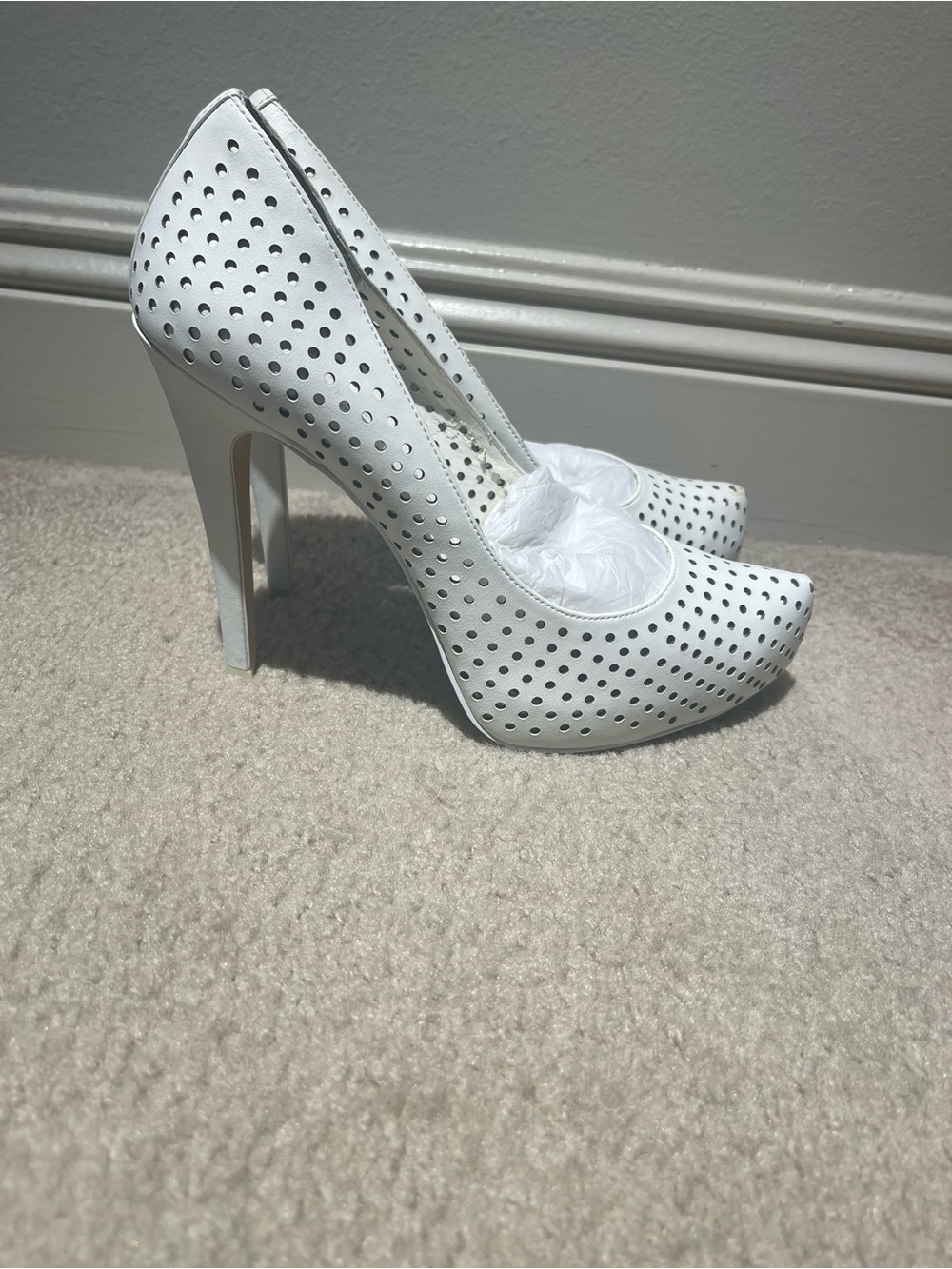 BCBGeneration White Perforated Stiletto Pumps Sz 10 With Original Box